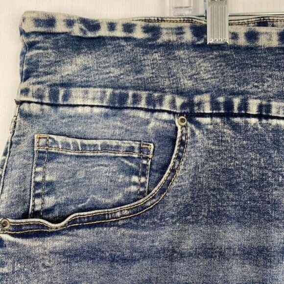 One5One Women's Stretch Denim Shorts Size 3X Blue Pockets Pull On - Picture 8 of 9
